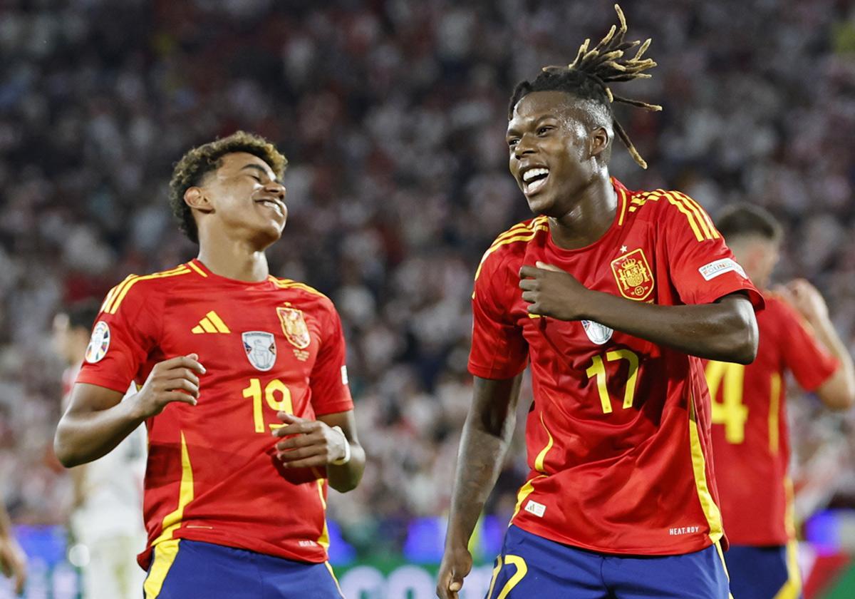 Nico Williams celebra el gol marcado con su compañero y amigo Lamine Yamal.