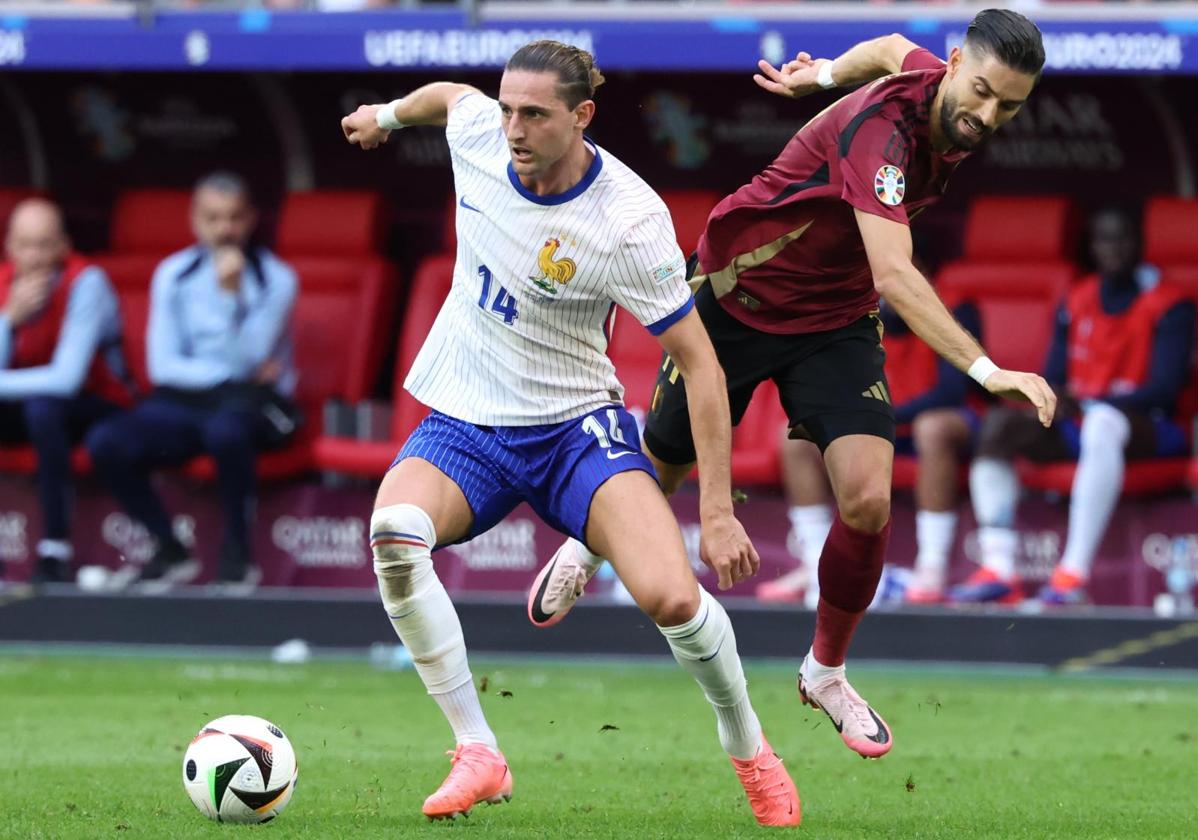 Adrien Rabiot jugando los octavos de la Eurocopa contra Bélgica