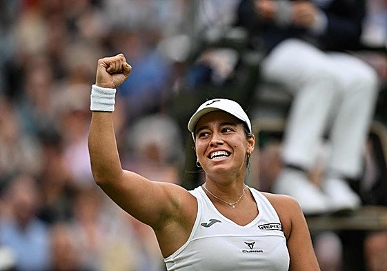 Jessica Bouzas celebra su victoria ante Marketa Vondrousova.