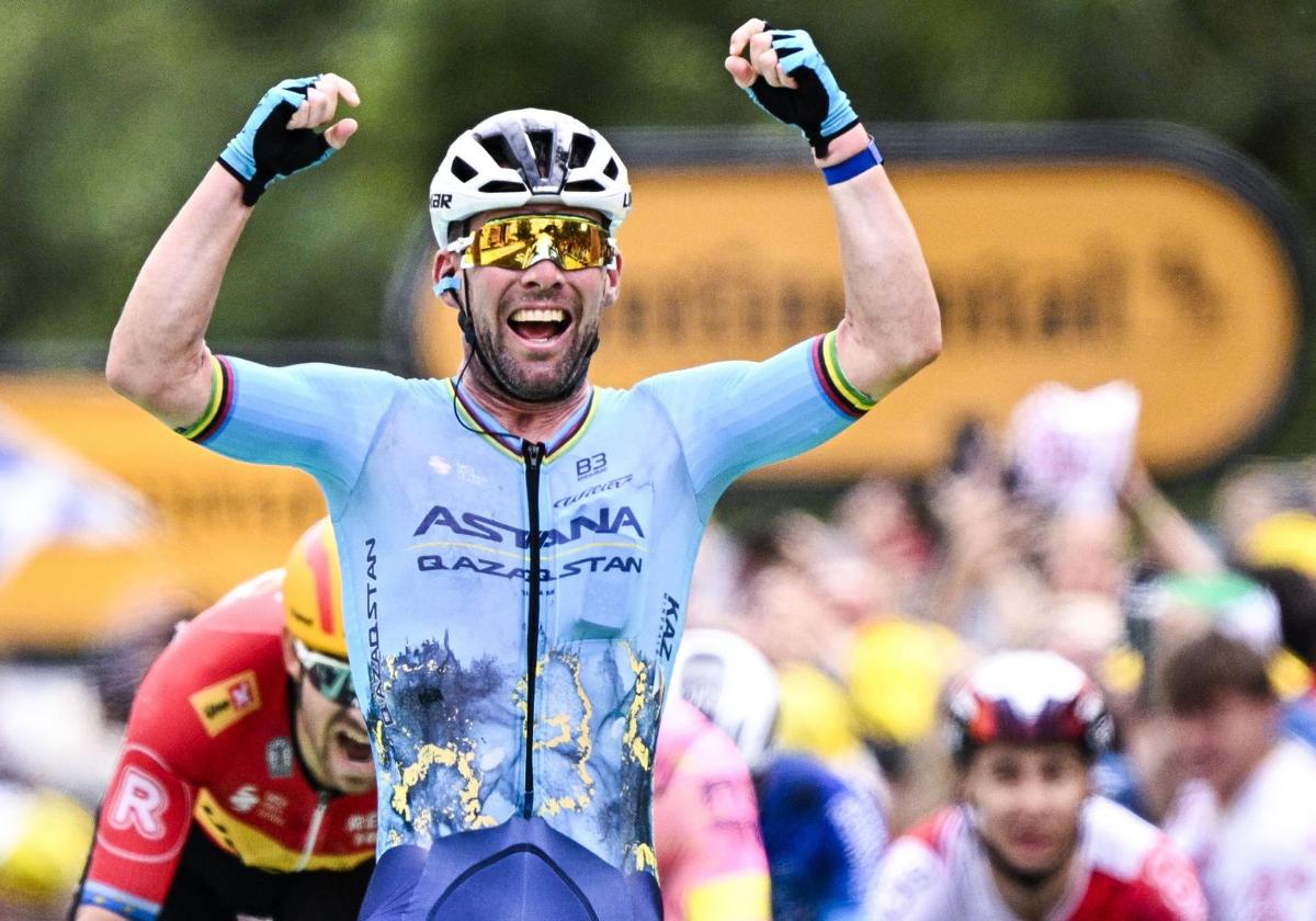 Mark Cavendish celebra la victoria con la que superó a Eddy Merckx.