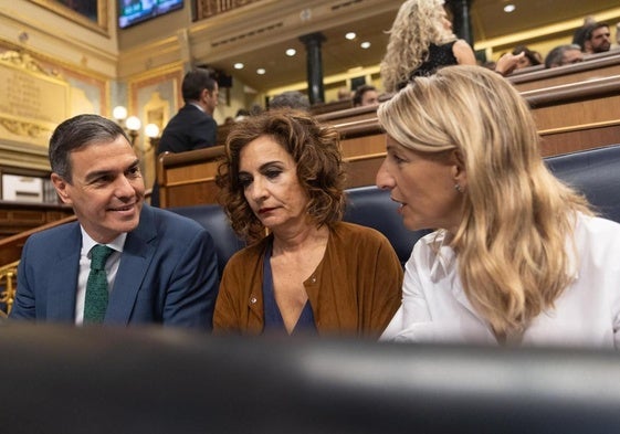 Pedro Sánchez, María Jesús Montero y Yolanda Díaz duante la sesión de control al Gobierno de la semana pasada.