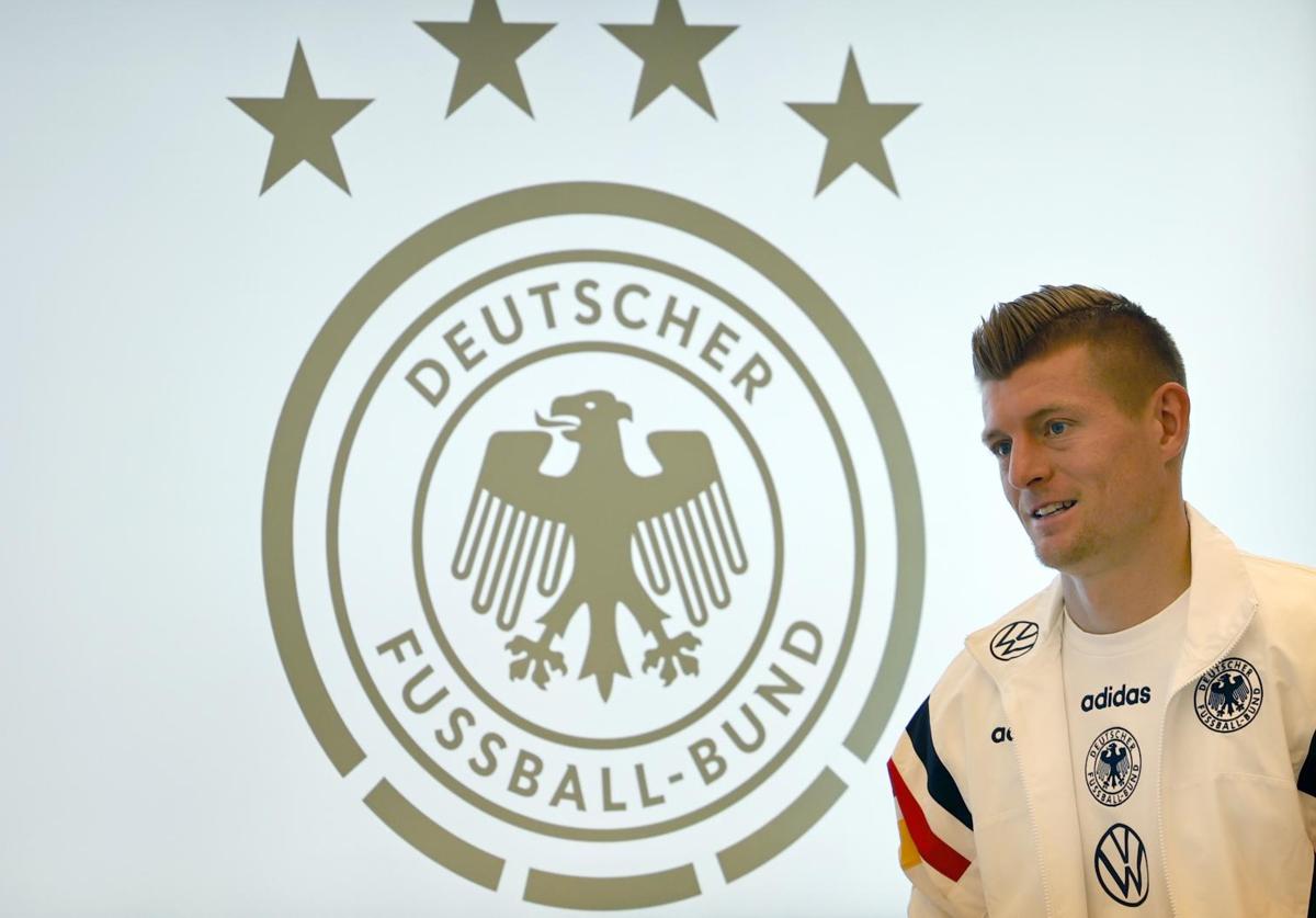 Toni Kroos, antes de su rueda de prensa en el cuartel general de la 'Mannschaft'.