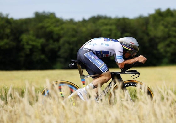 Evenepoel se lleva un gran duelo contra el crono ante Pogacar