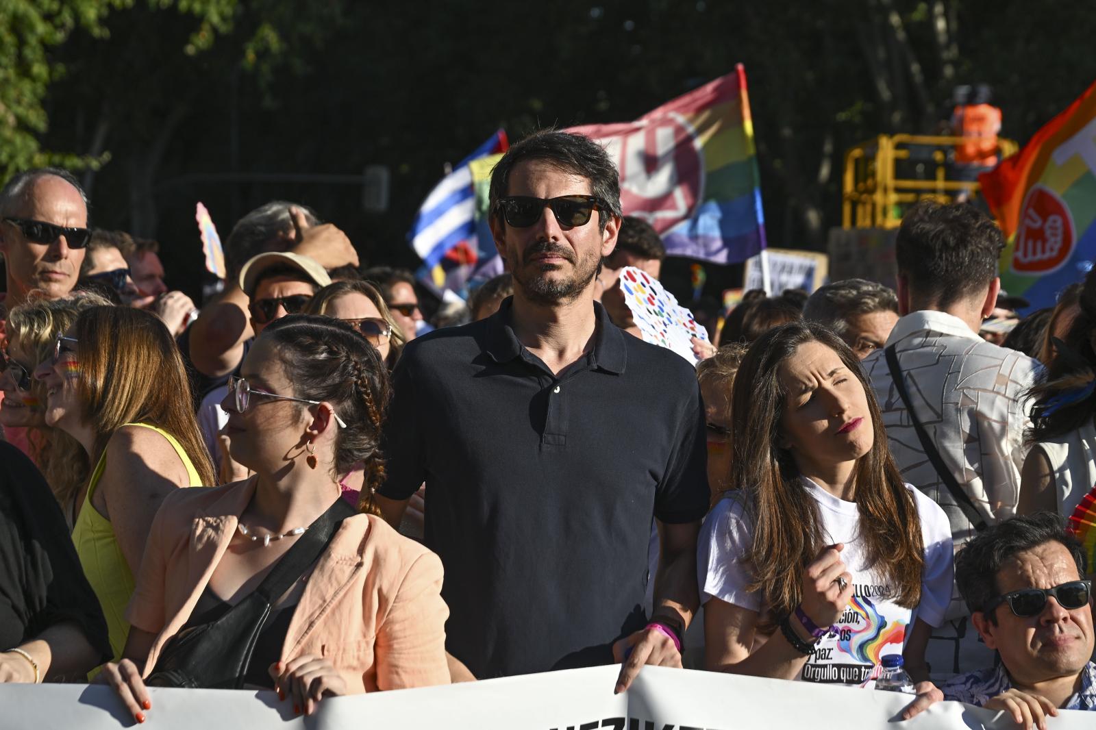 El ministro de Cultura, Ernest Urtasun, ha querido estar presente en la marcha del Orgullo. 