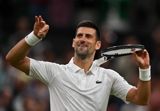 Novak Djokovic celebra su victoria ante Alexei Popyrin.