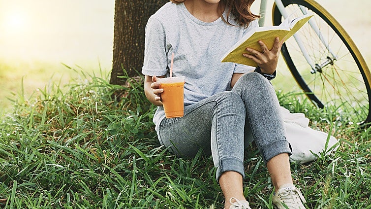 Los libros de relatos más apasionantes para leer fuera de casa