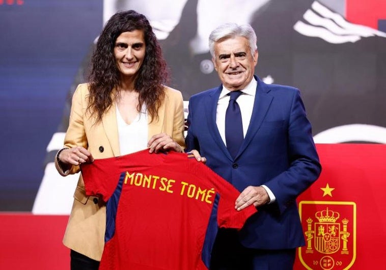 Montse Tomé y Pedro Rocha, en el acto de su presentación como seleccionadora.