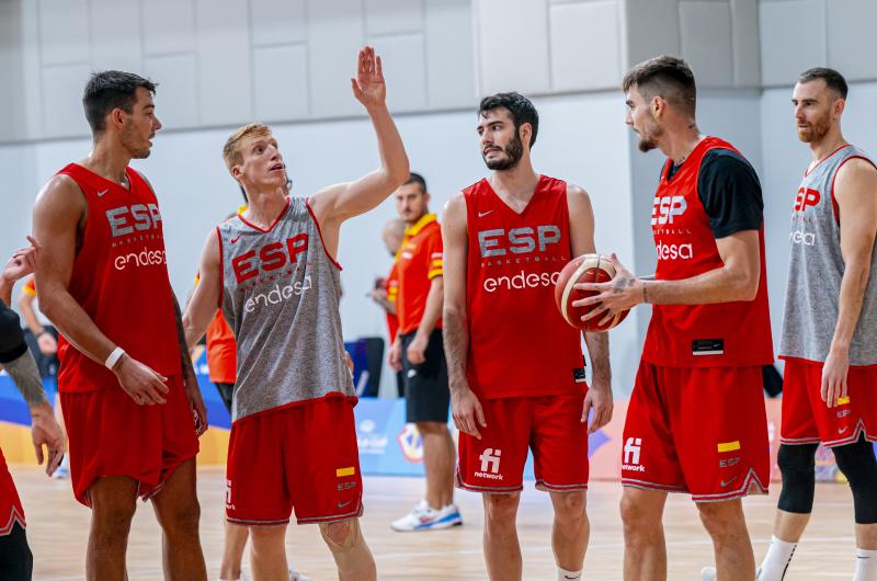 Álex Abrines en un entrenamiento con la selección previo al mundial de 2023.