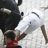 Los Victoriano del Río, toros veloces y nobles en el tercer encierro de San Fermín