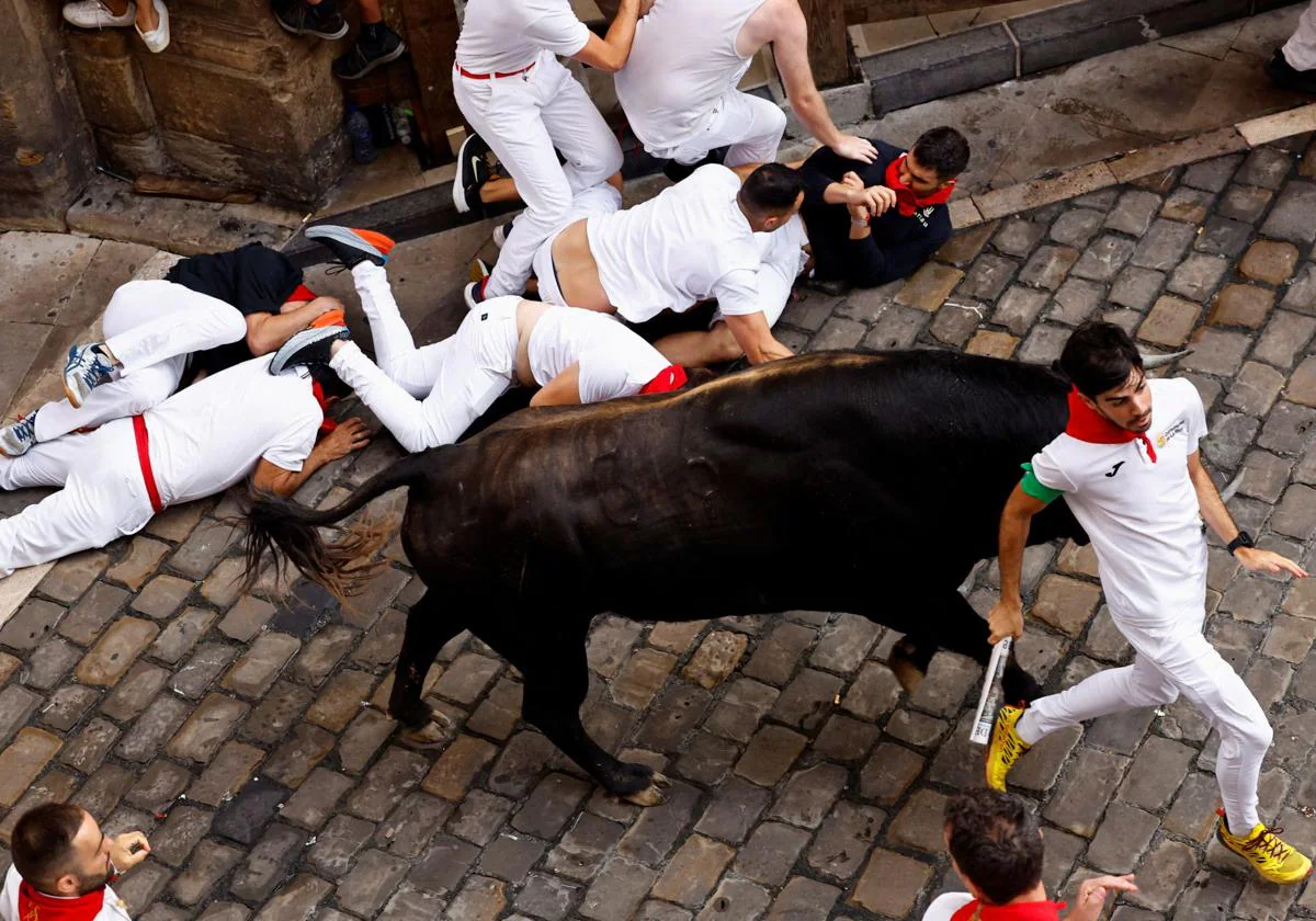 Las mejores imágenes del quinto encierro de San Fermín Las Provincias