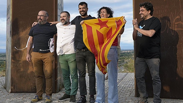 Rovira cruza la frontera española y ya está en Cataluña