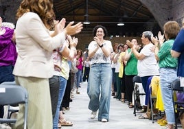 La secretaria general de ERC Marta Rovira (c), a su llegada a la Asamblea Nacional de Mujeres de ERC, que se celebra este sábado en Olessa de Montserrat (Barcelona)