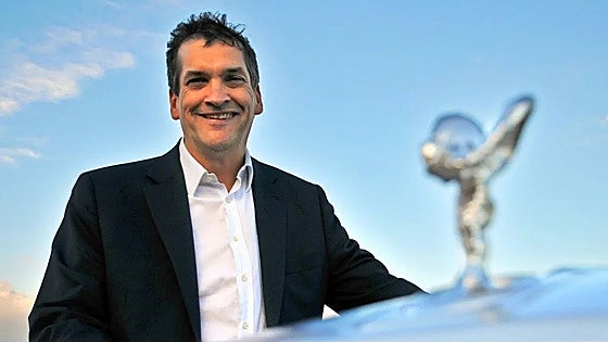 El antiguo jefe de diseño de Rolls-Royce aparece apuñalado en su casa