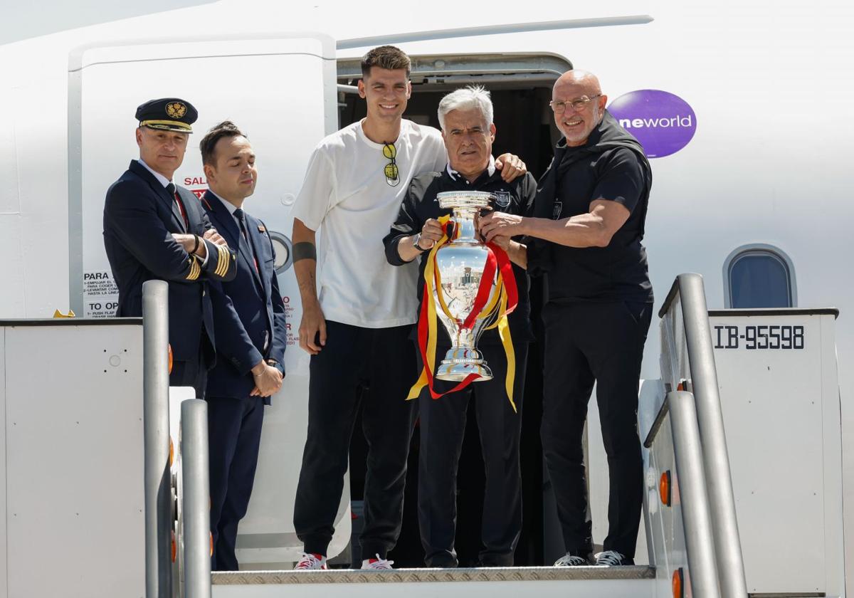 España, campeona de la Eurocopa, llega al aeropuerto de Madrid