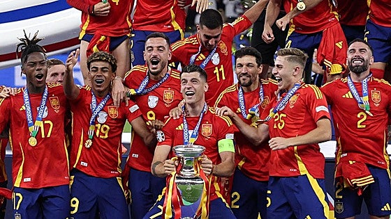 La fiesta de España: Morata de Pepe Reina, Dj Baena y Cucurella el alma