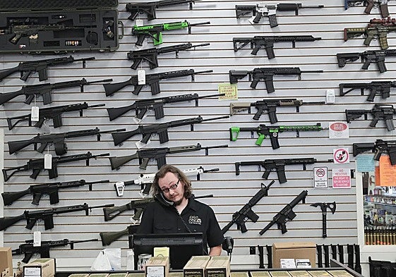 El AR-15 es fabricado por diferentes marcas desde que su patente caducó en 1977.