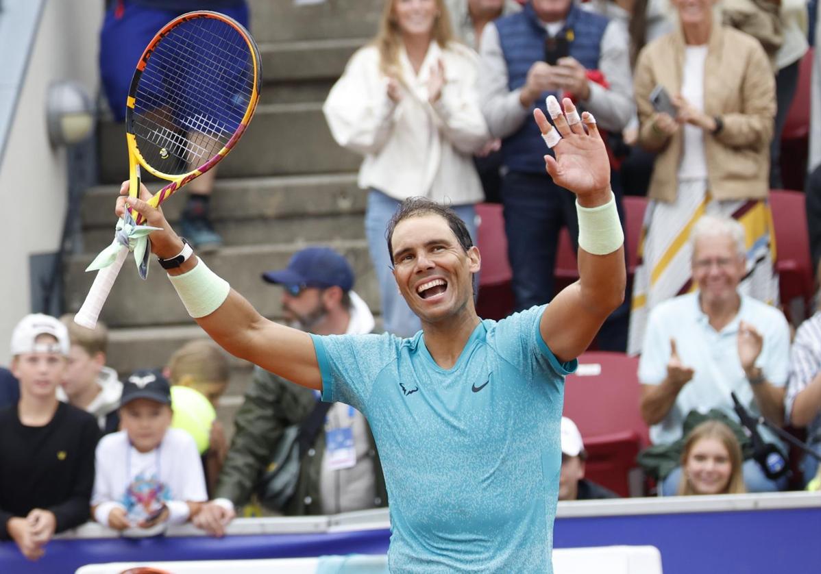 Nadal celebra su victoria ante Leo Borg en Bastad.