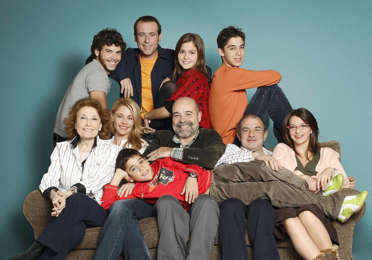 Foto de familia de Los Serrano en su última temporada