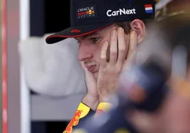 Max Verstappen, pensativo antes de una sesión de clasificación.