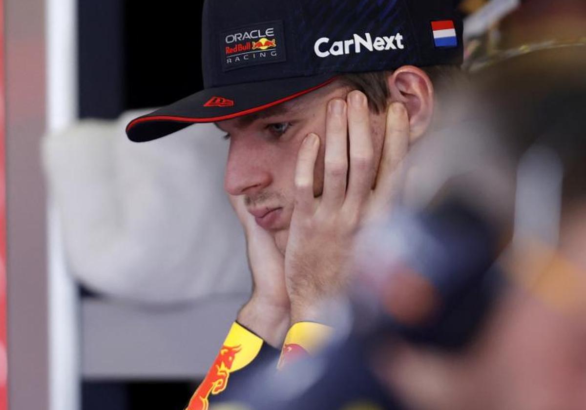 Max Verstappen, pensativo antes de una sesión de clasificación.