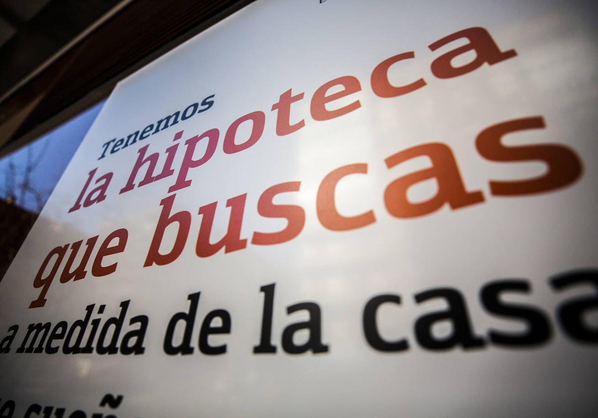 La banca baja el interés de las hipotecas a mínimos de nueve meses ante el desplome de la demanda