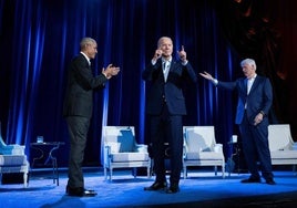 Obama, Biden y Clinton en un acto de recaudación de fondos en Los Ángeles en junio, la última vez que se vio a los tres juntos.