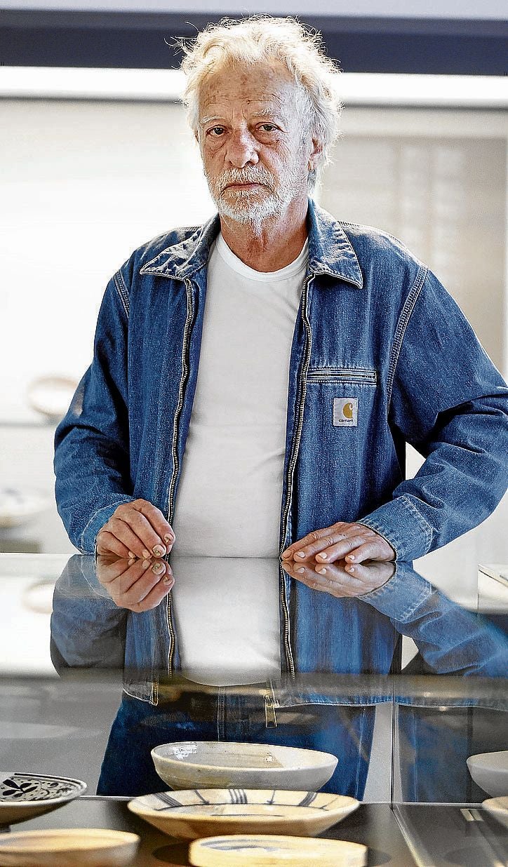 Javier Mariscal, en el Museo de la Cerámica en Manises.