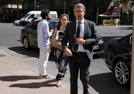 Feijóo redobla su exigencia a Sánchez de que dimita porque él se lo exigió a Rajoy