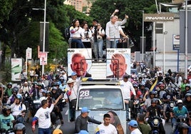 María Corina Machado y Edmundo González Urrutia cerraron la campaña en el barrio caraqueño de Las Mercedes.