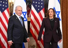 Kamala Harris durante su encuentro con Benjamín Netanyahu.