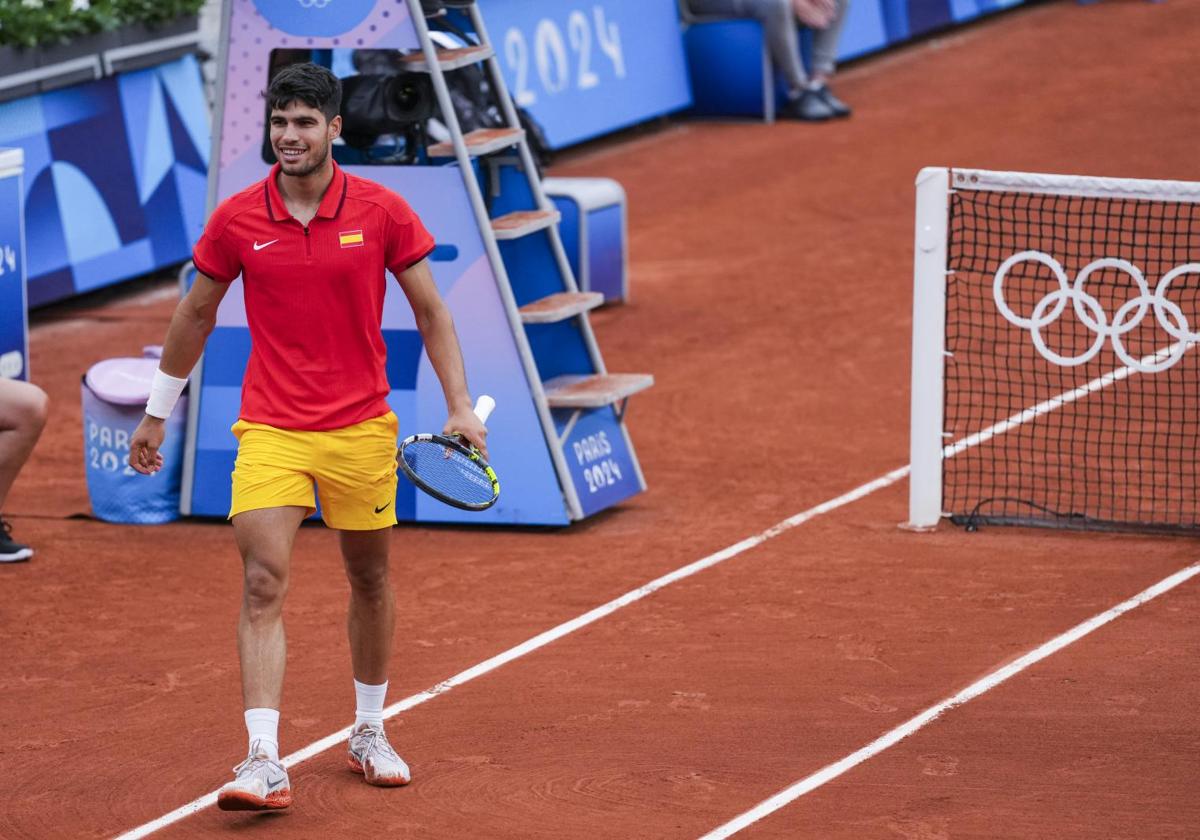 Carlos Alcaraz, durante su primer partido en los Juegos de París.