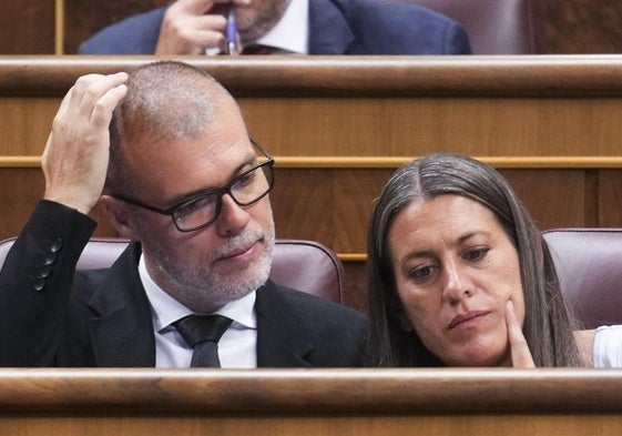 Los diputados de Junts Josep Maria Cruset Domènech y Miriam Nogueras.