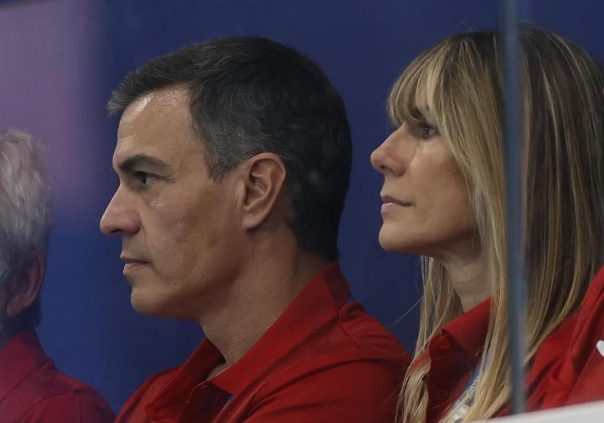 Pedro Sánchez y Begoña Gómez asisten a la competición de judo de parís 2024.