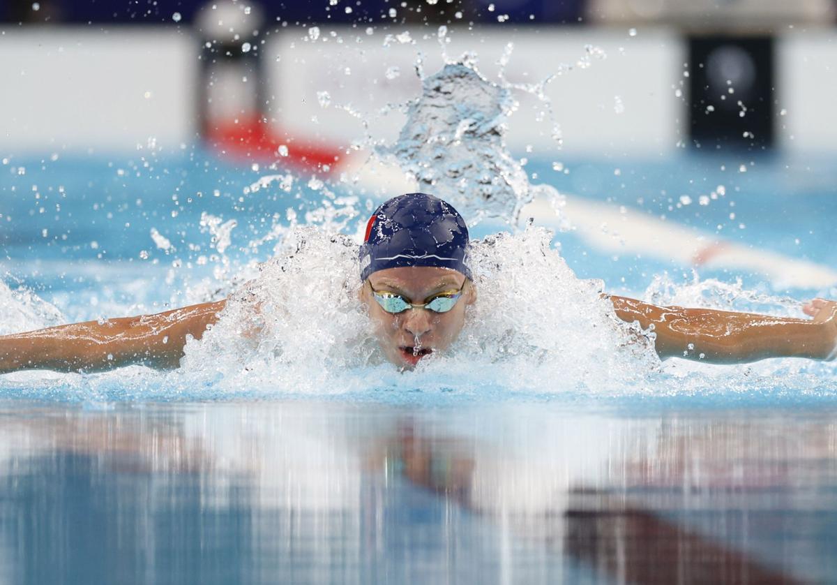 Marchand protagonizó una remontada memorable para ganar los 200m mariposa.