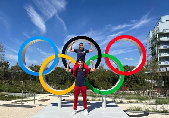 Noemí Romero y David Vega, en París.