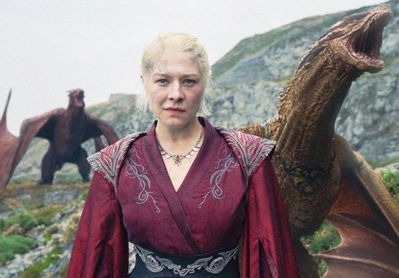 La reina Rhaenyra, con sus dragones.