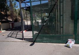 Entrada del Centro de Estancia Temporal de Inmigrantes (CETI) de Ceuta, este viernes.