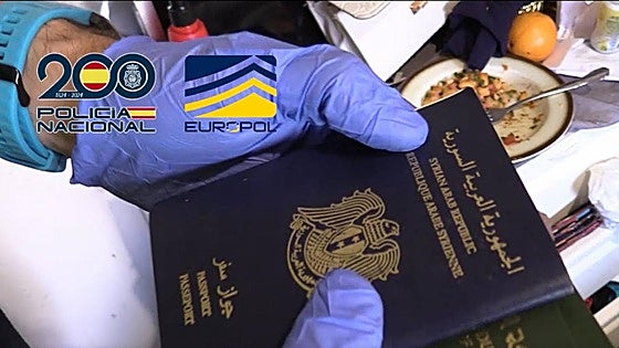 Desmantelada una red criminal por tráfico ilícito de migrantes sirios y argelinos