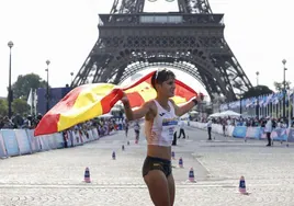 María Pérez celebra la plata.