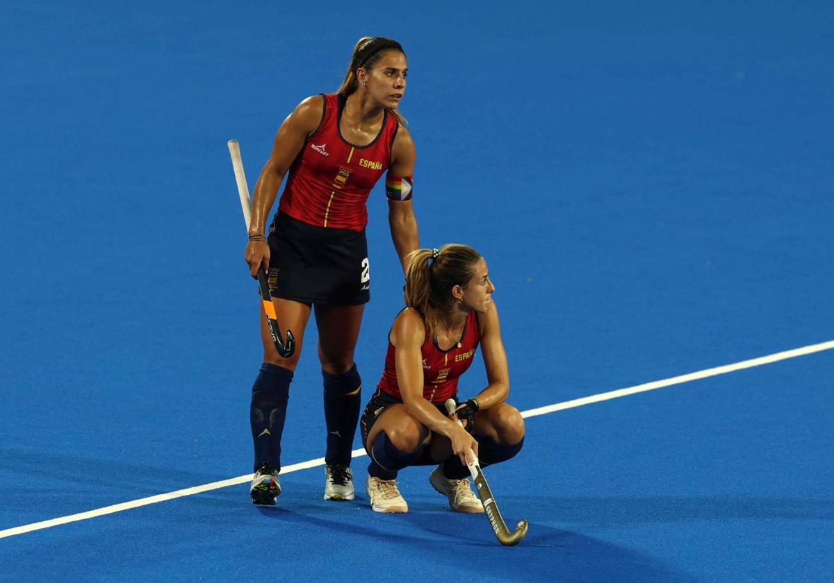 Las 'red sticks' se lamentan tras su derrota ante Bélgica.