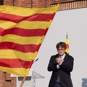 La fugaz reaparición de Puigdemont, en imágenes