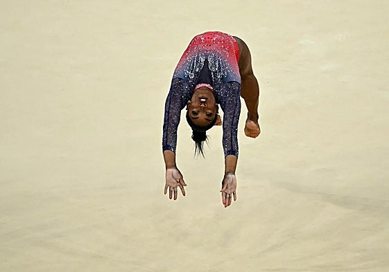 Simone Biles, durante la final de suelo.