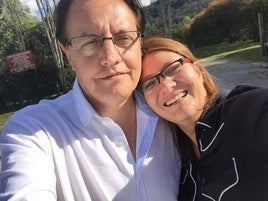 Fernando Villavicencio y su esposa, Verónica Sarauz.