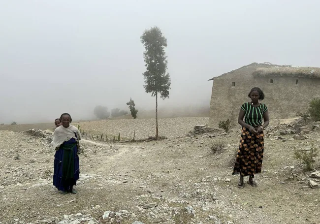 Two women in the village of Aseraw.