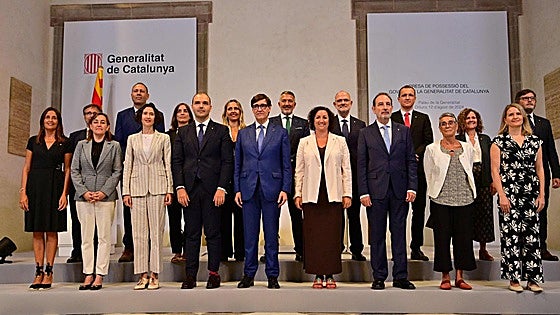 Illa forma un gobierno «transversal» con la incorporación de soberanistas moderados