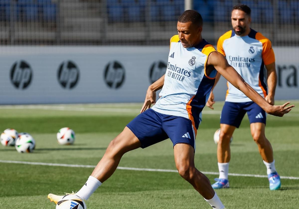 Mbappé prepara el duelo ante el Atalanta, con Carvajal en segundo plano.