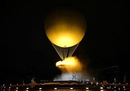 Encendido del pebetero olímpico en los Juegos Olímpicos de París.