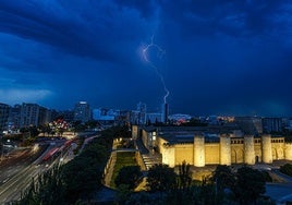 Tormenta sobre Zaragoza este lunes.