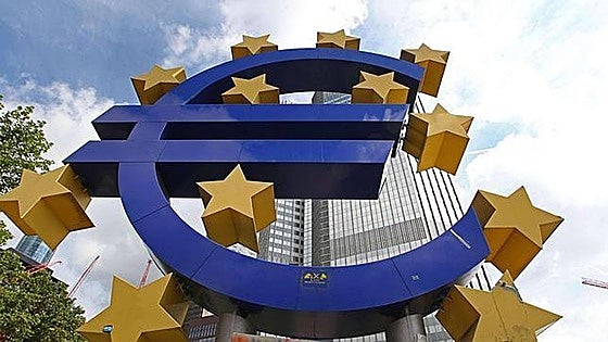 El euro toca máximos de siete meses tras la moderación de la inflación en EE UU