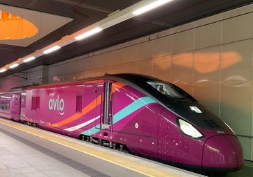 Talgo envía ingenieros a los trenes de Renfe ante un puente que pondrá en jaque la red